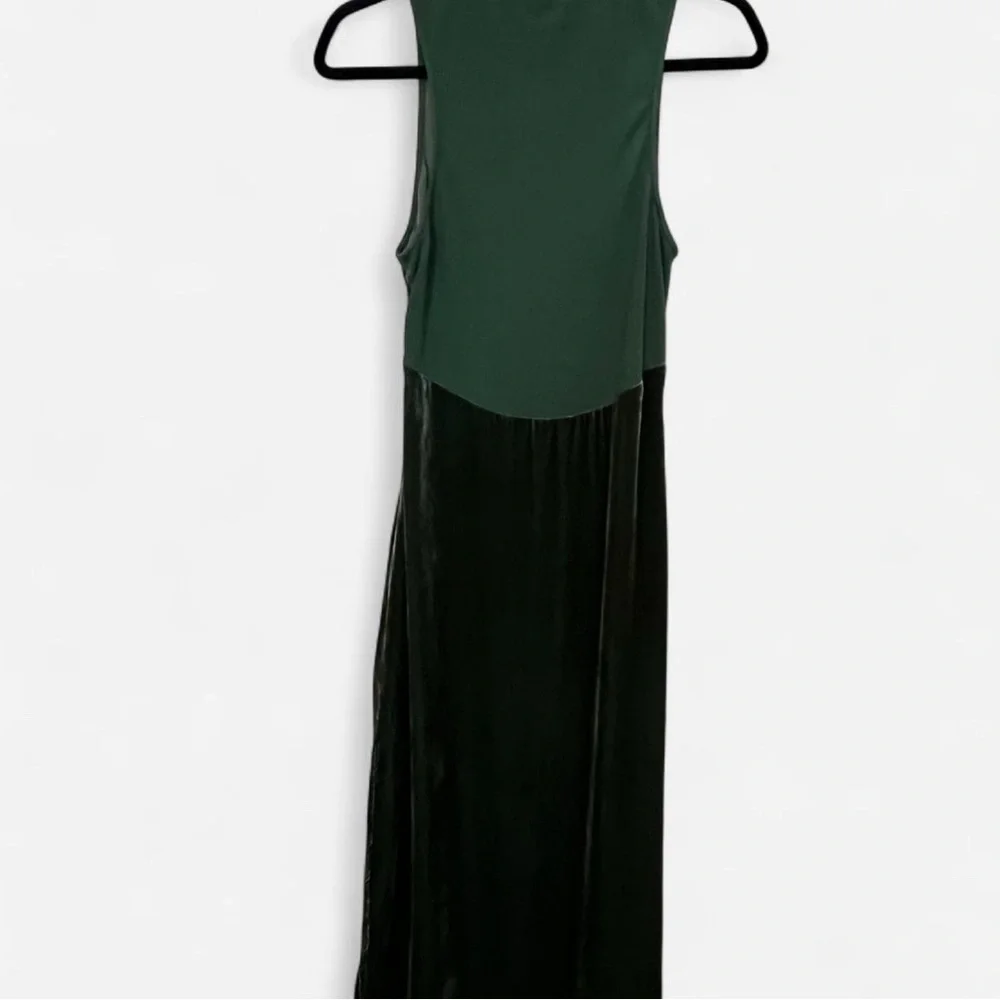 🆕 Green Velvet Silk Dress by Unsubscribed - Picture 4 of 10